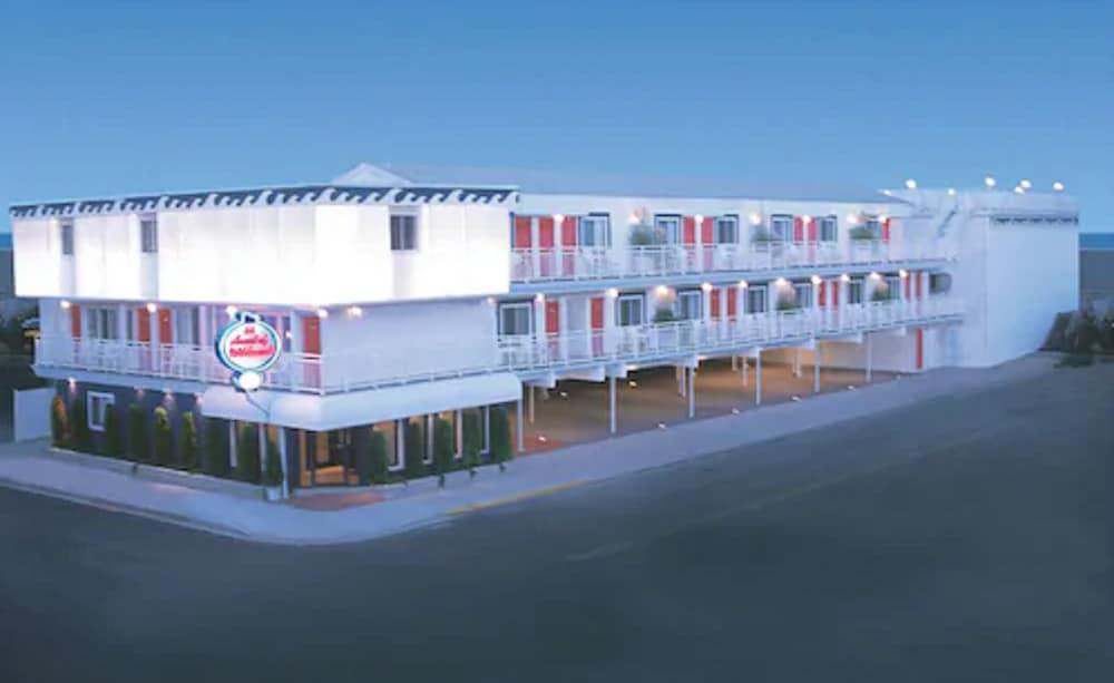 AA Heart of Wildwood Motels photo 72