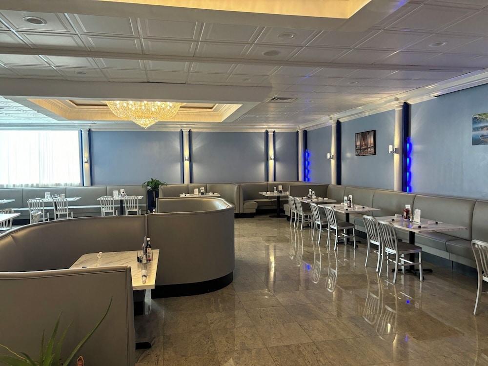 Ramada by Wyndham Butler/Tesla Biohealing Resort photo 7