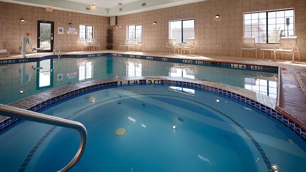 SureStay Plus Hotel by Best Western Quanah photo 9