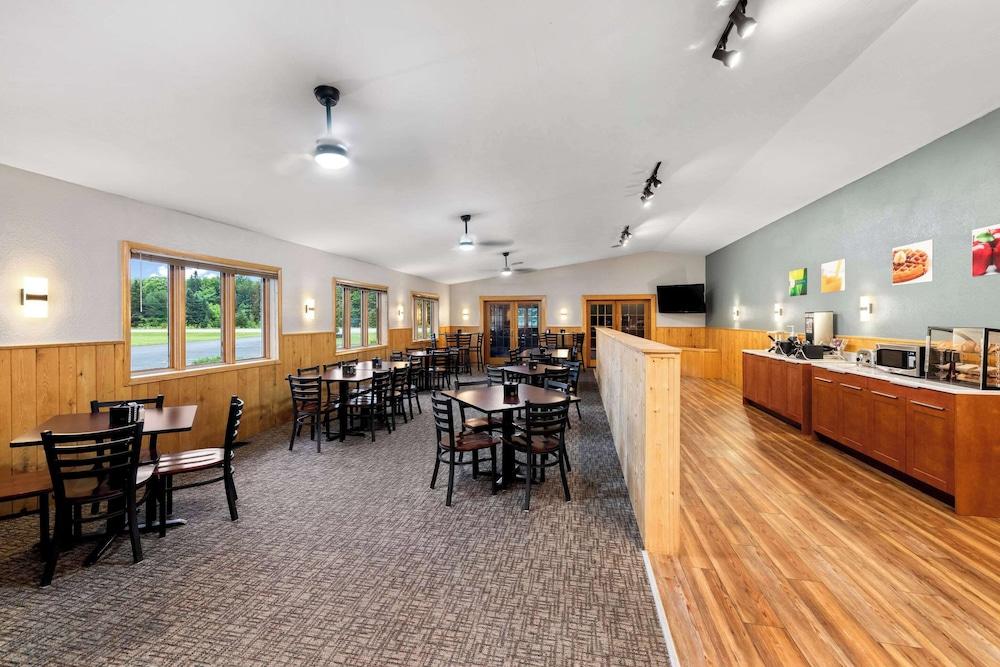 Quality Inn & Suites Munising photo 28