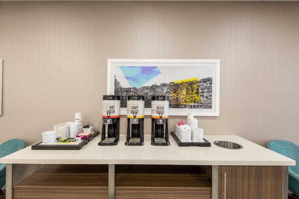 Hampton Inn Belle Vernon photo 15