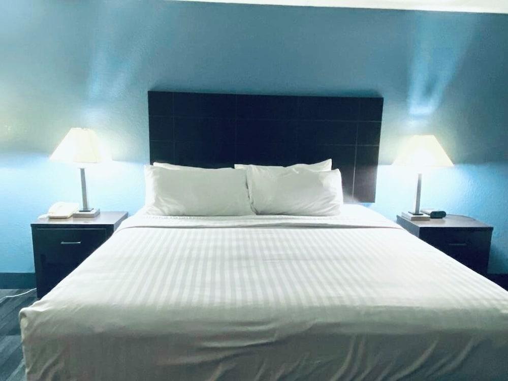Baymont Inn and Suites by Wyndham Farmington, MO photo 17