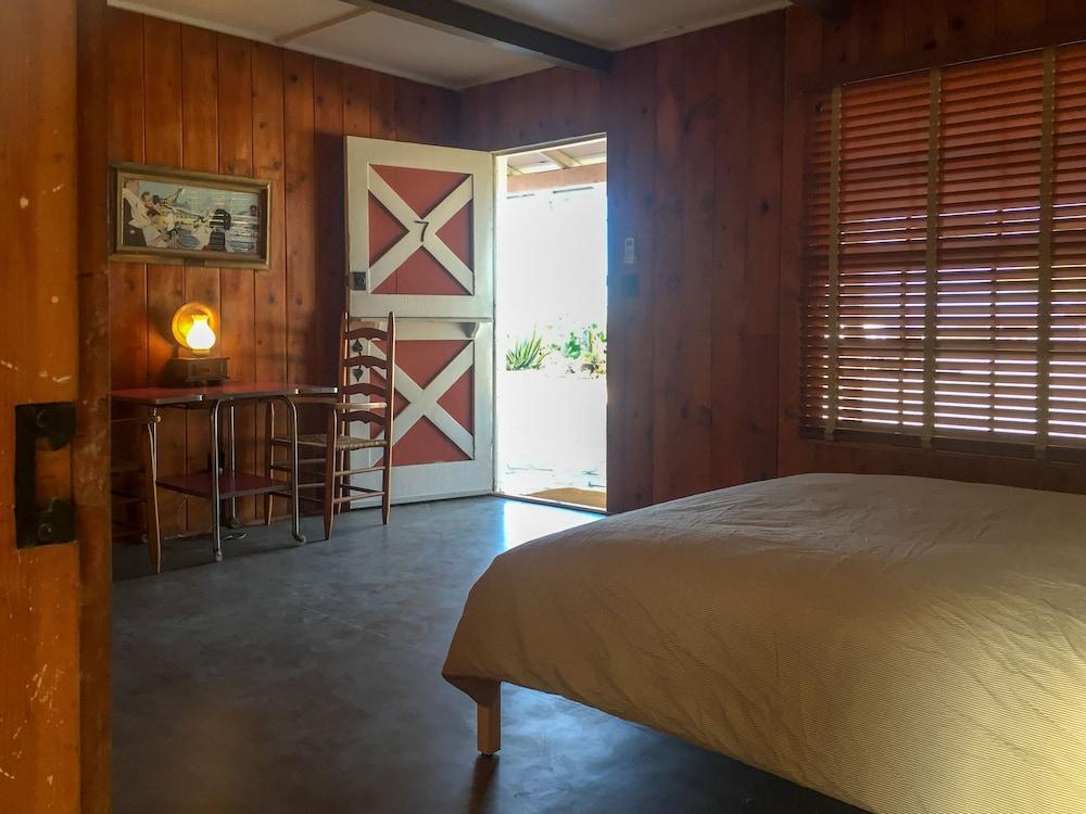 Joshua Tree Ranch House photo 16