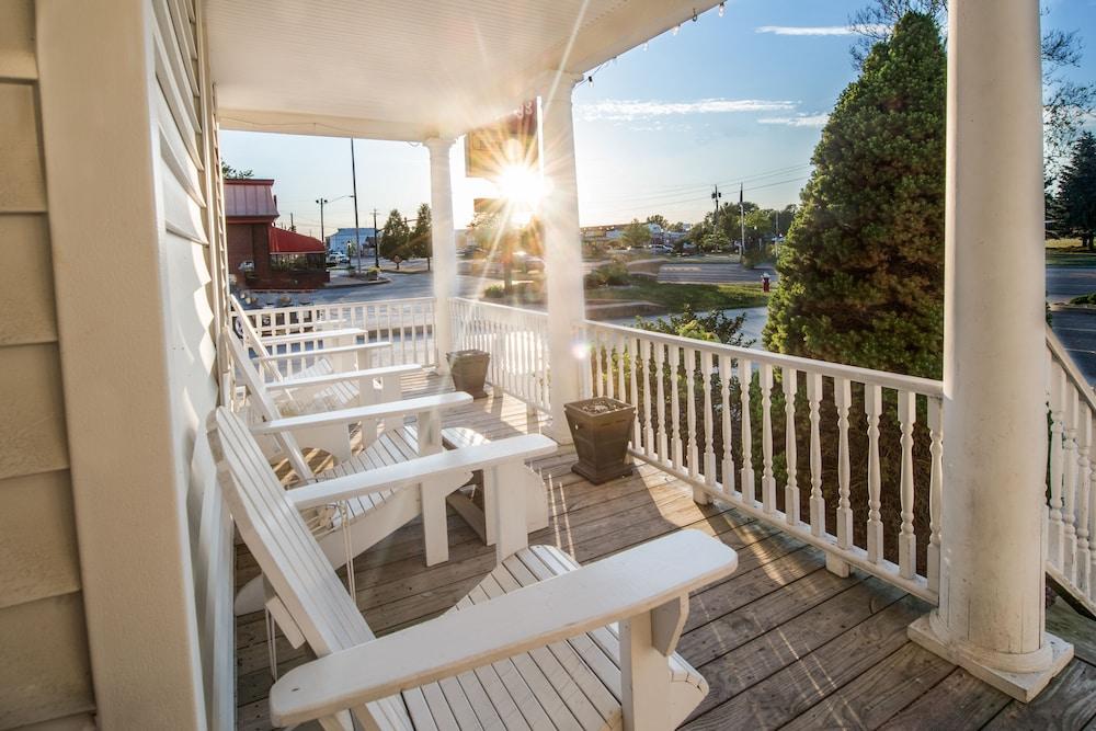 Our Guest Inn and Suites - Downtown photo 5