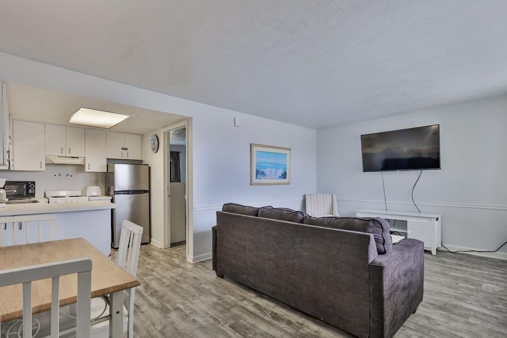 Coastal Waters Inn photo 85