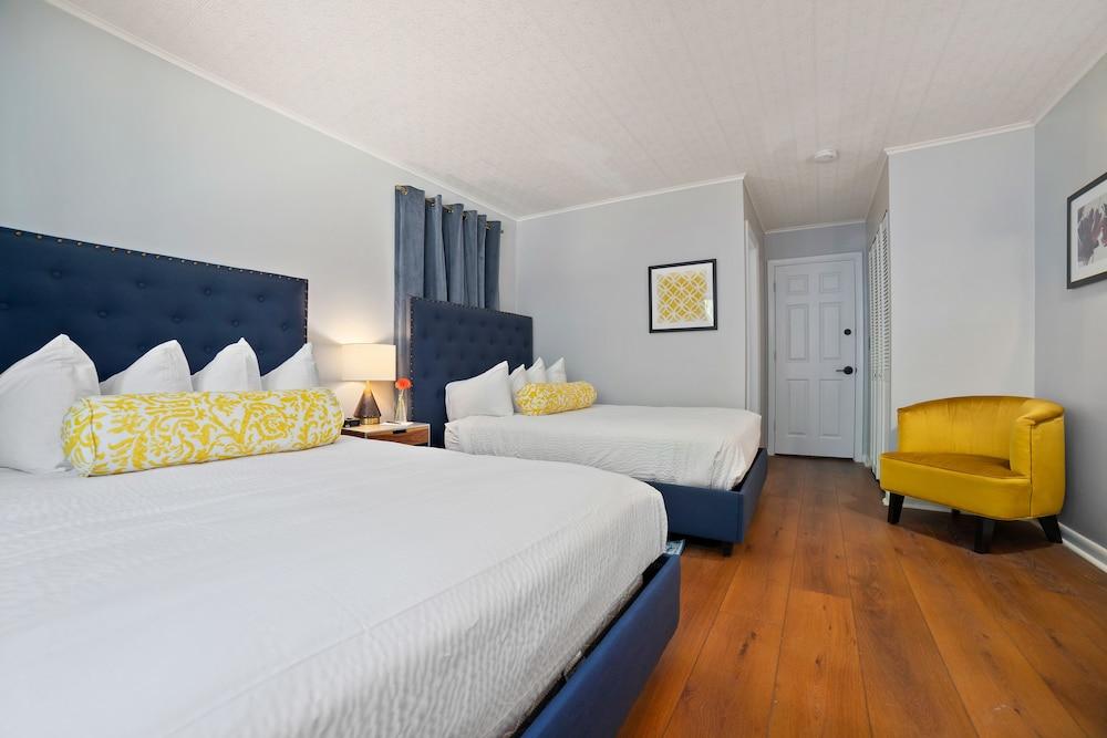 Seven Hills Inn photo 17