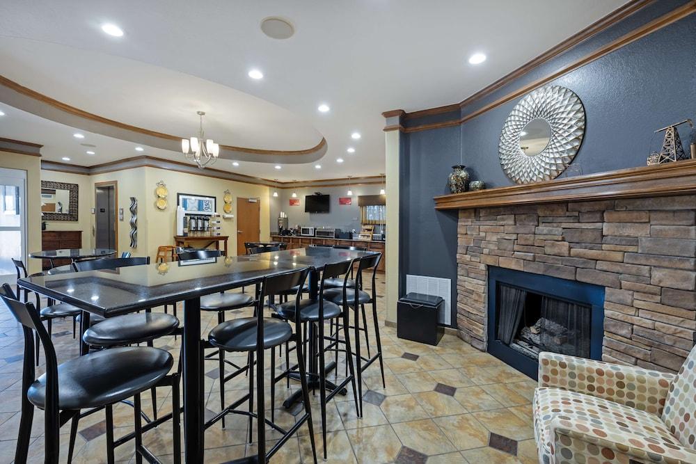 Best Western Plus Guymon Hotel & Suites photo 2