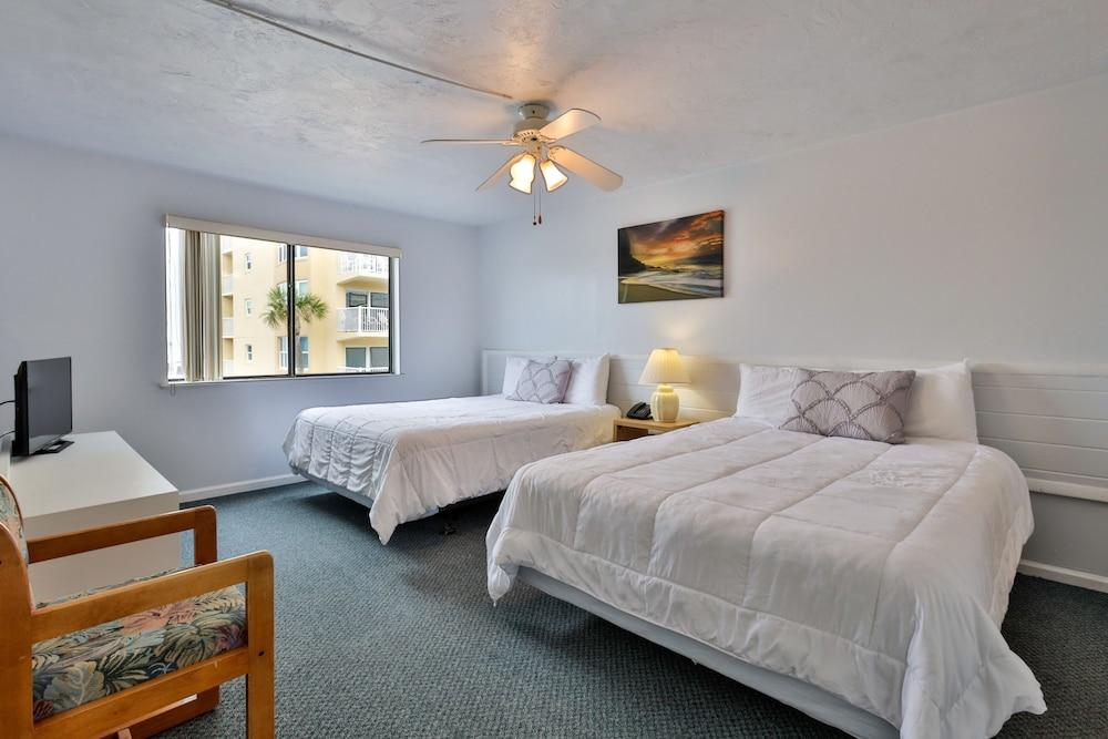 Coastal Waters Inn photo 9