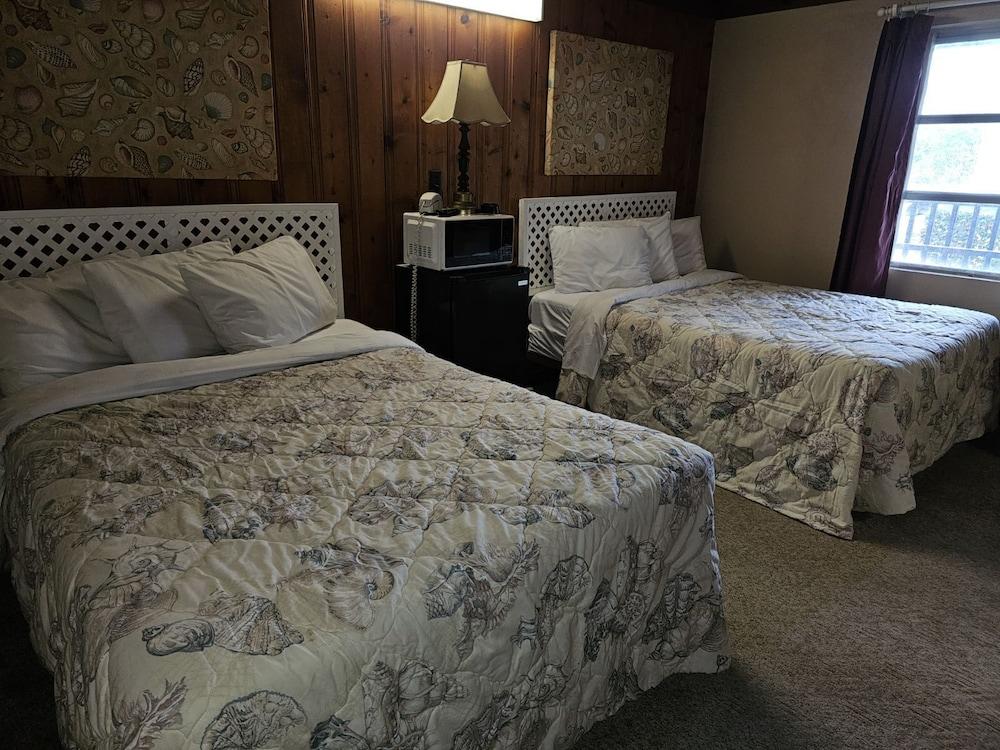 Captain's Cove Motel photo 7