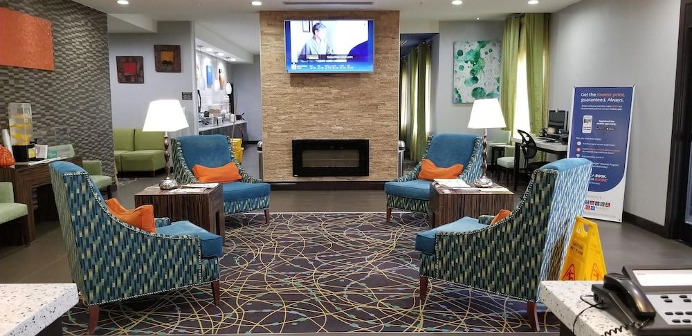 Comfort Inn & Suites Tulsa I-44 West - Rt 66 photo 7