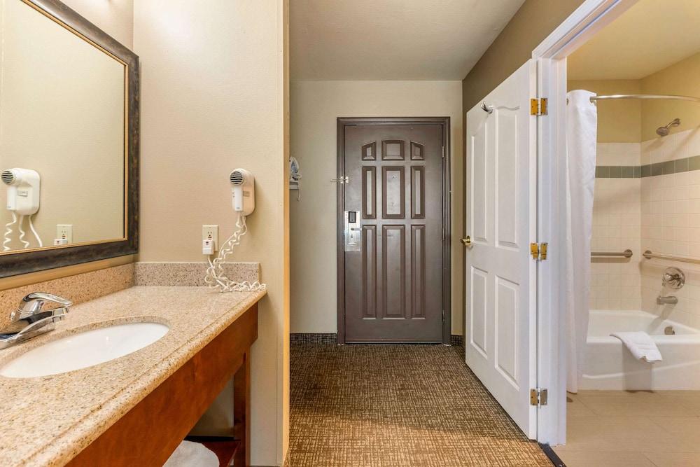 Comfort Inn & Suites El Centro I - 8 photo 39