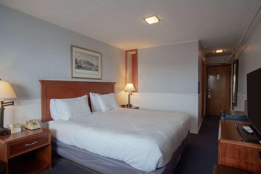 Fishermans Wharf Inn photo 80