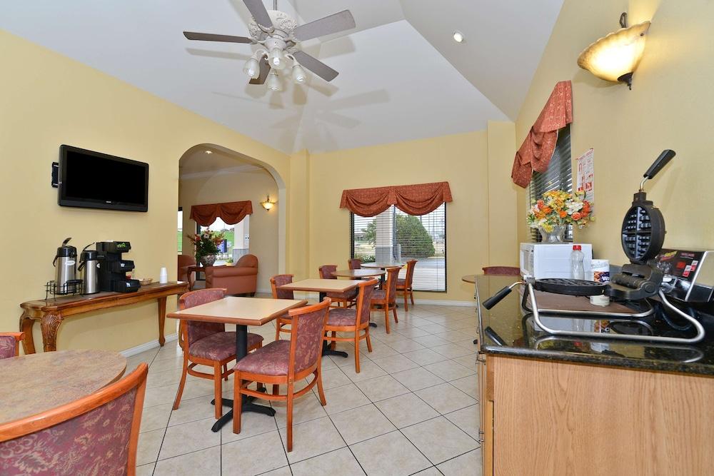 Americas Best Value Inn Hillsboro photo 12