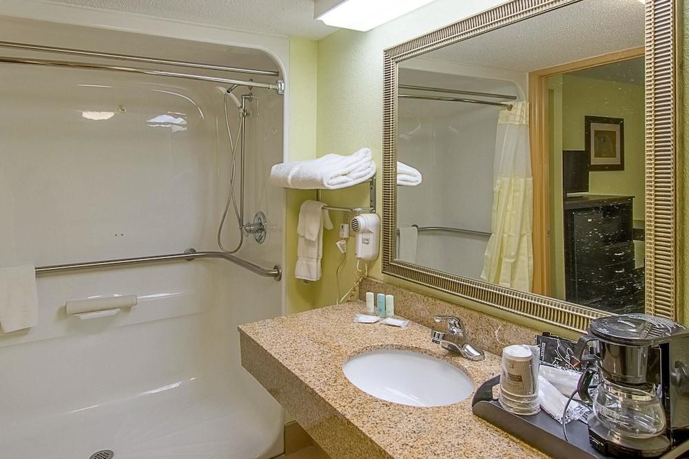 Clarion Inn Columbia Airport photo 5