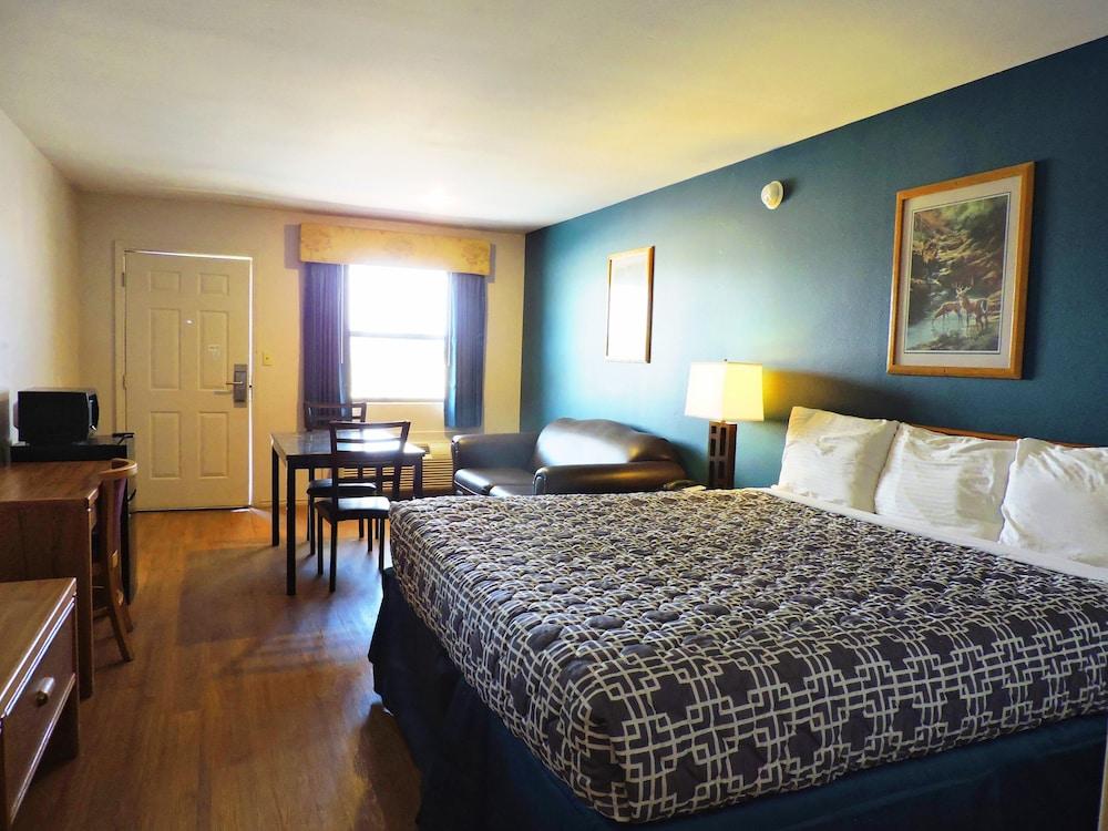 Riata Inn photo 10