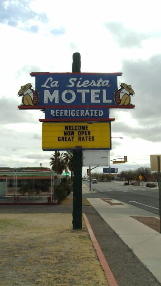 La Siesta Motel photo 10