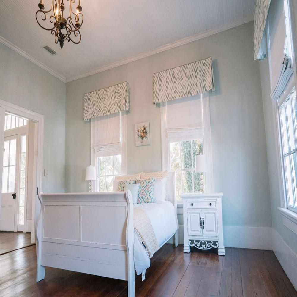 Historic Antebellum Manor photo 34