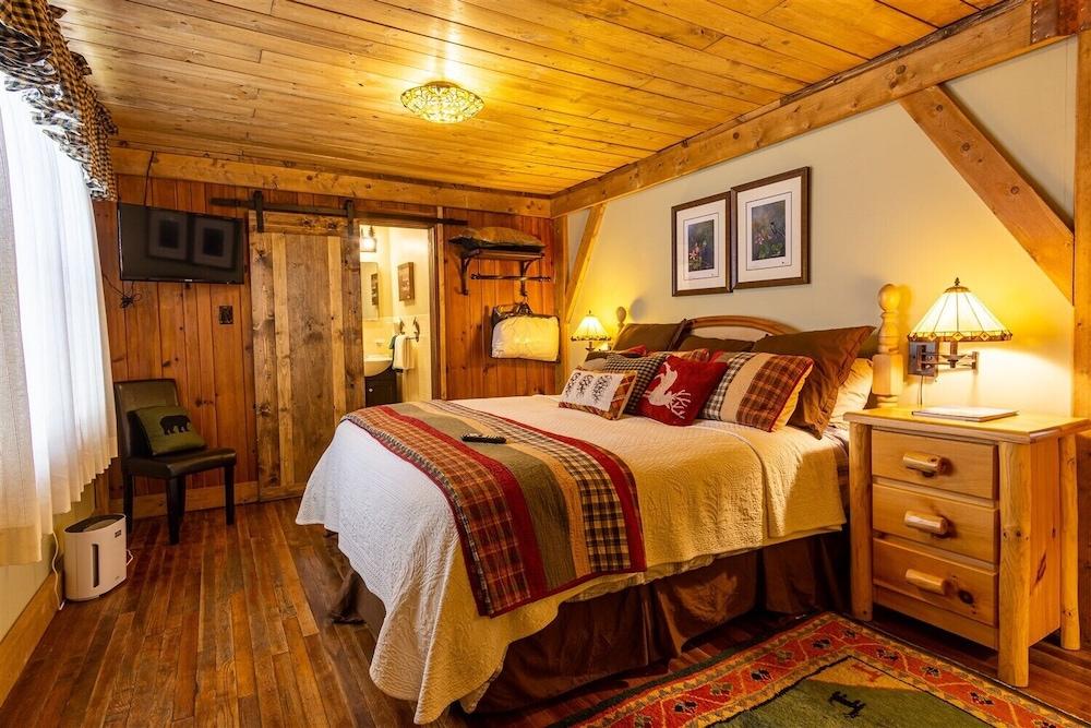 Hemlock Inn photo 31