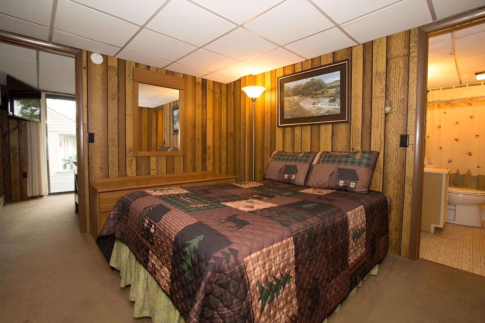 Shore Meadows Motel photo 31