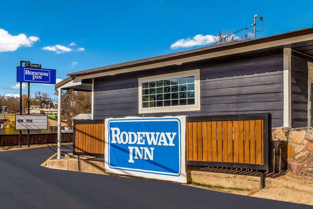 Rodeway Inn Berryville photo 22