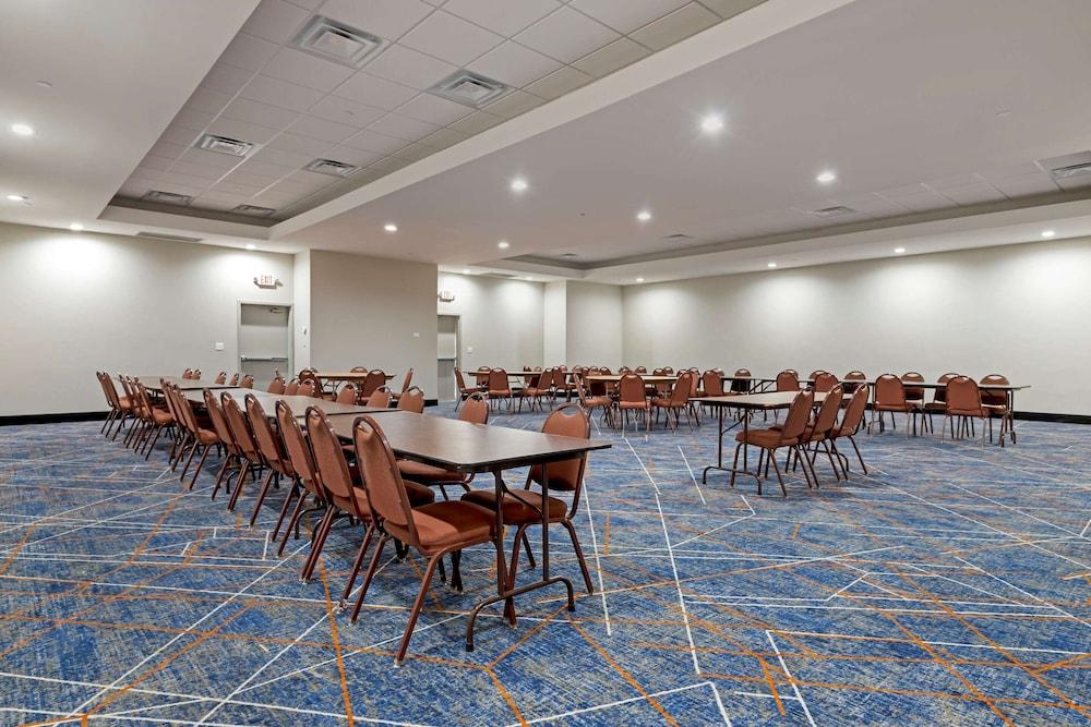 Comfort Inn & Suites Muskogee photo 40
