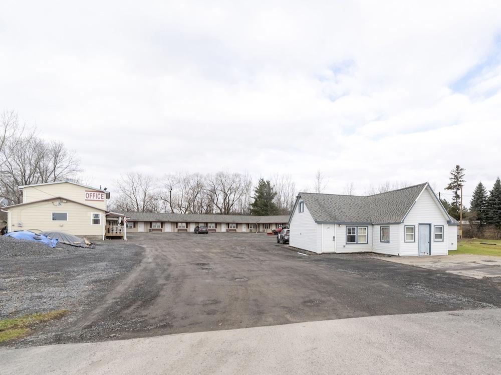 OYO Hotel Starlite Seneca Falls photo 41