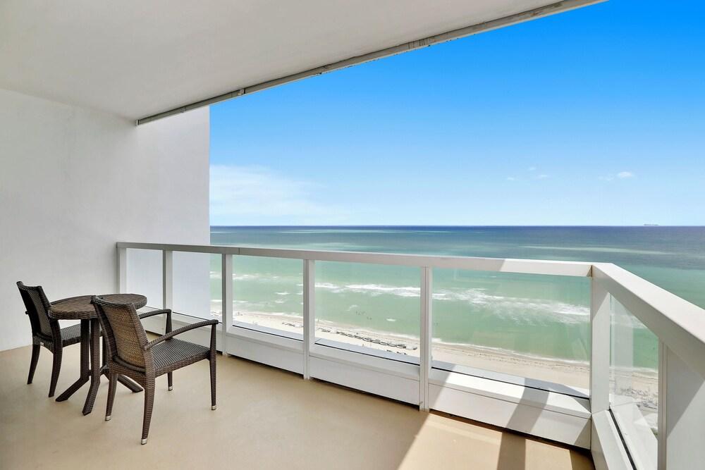 Residences at Fontainebleau Miami photo 65