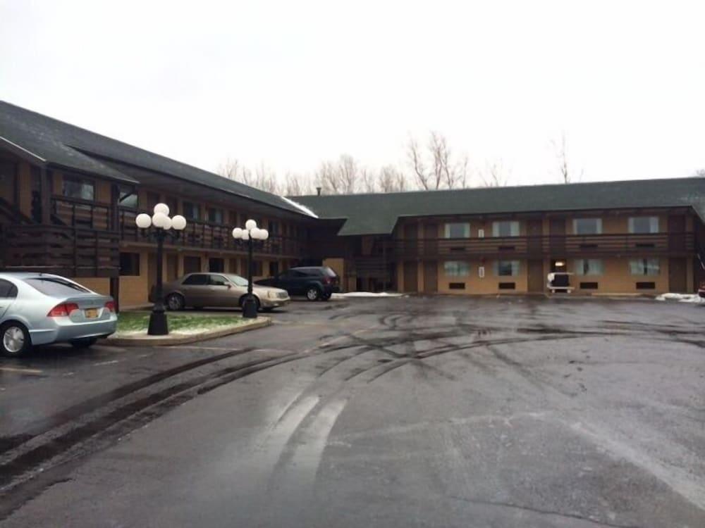 Hospitality Inn - Buffalo Airport photo 9