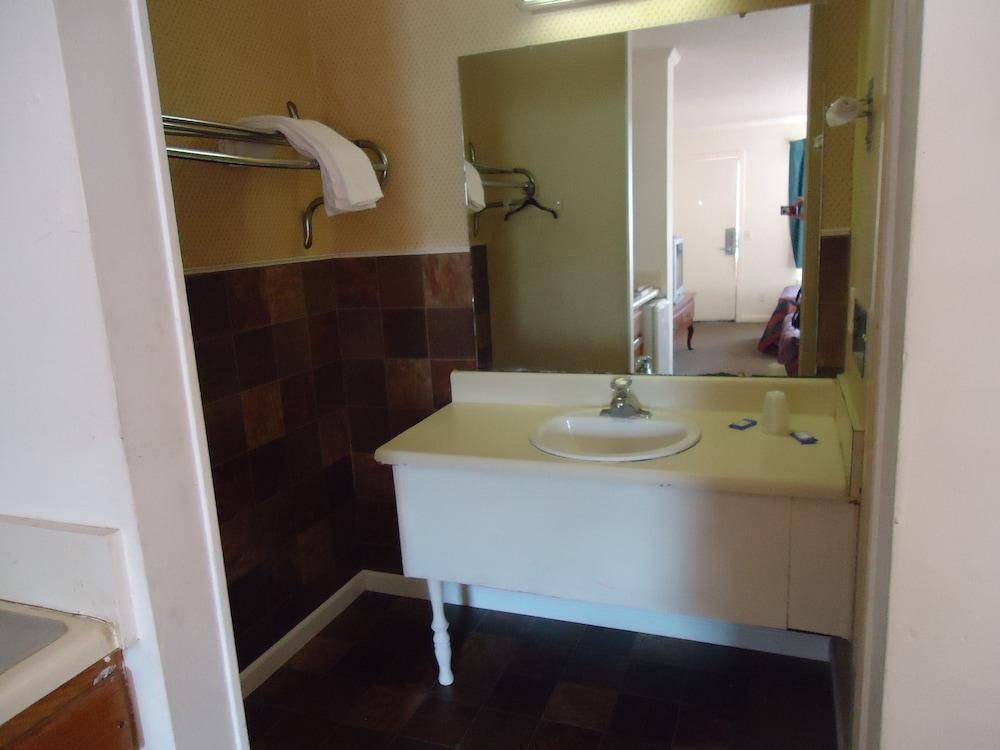 American Inn Motel photo 16