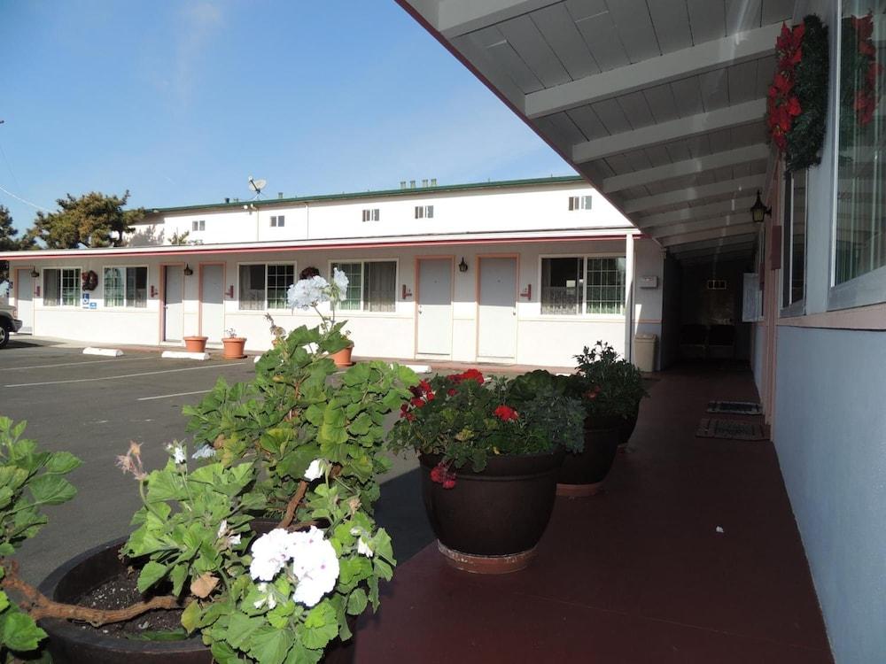 Sundown Inn photo 24