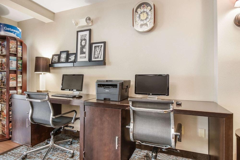 Sleep Inn & Suites Ronks - Lancaster Area photo 59