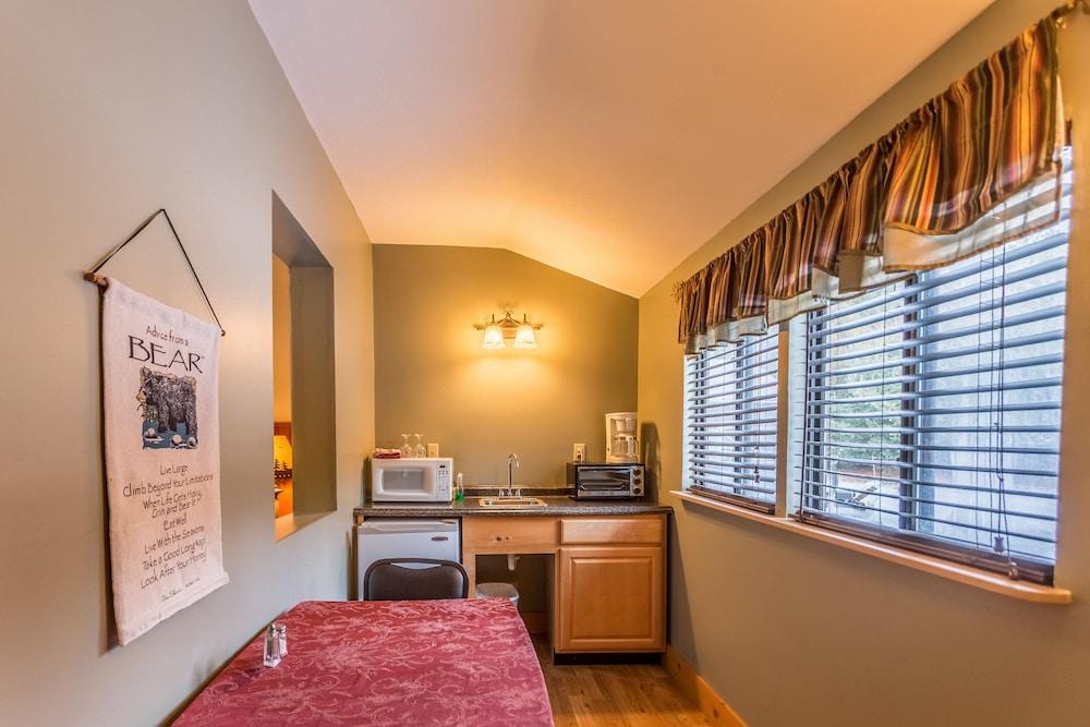 ADK Trail Inn photo 26