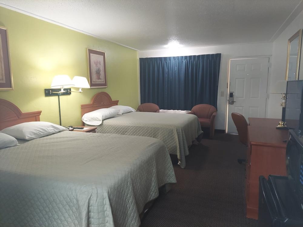 Driftwood Inn photo 10