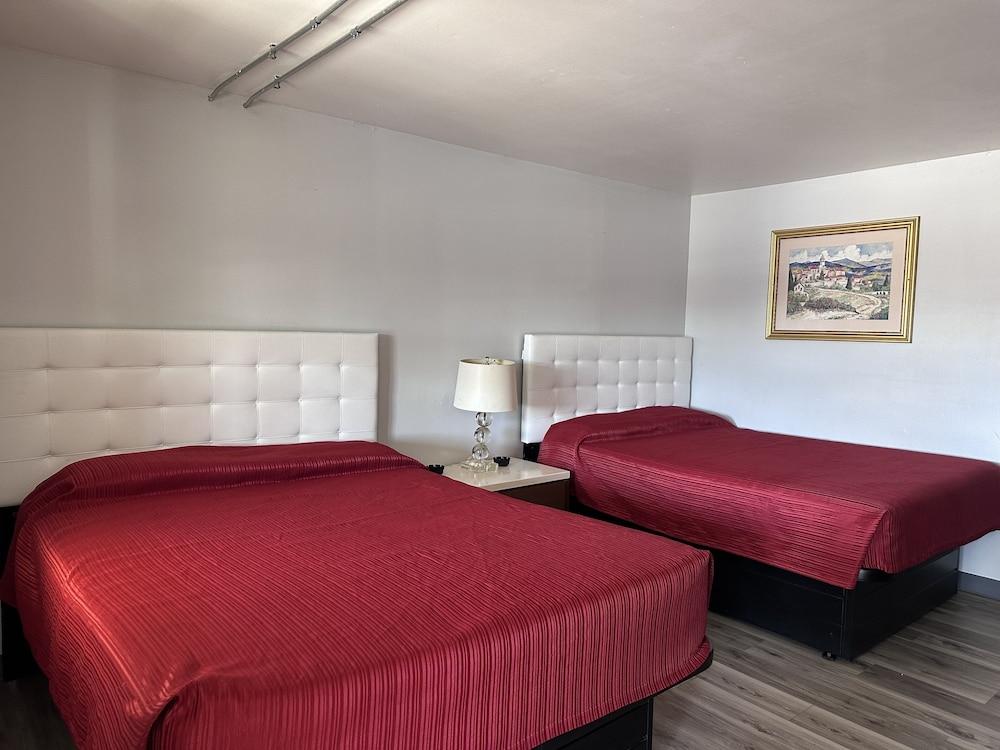 Capital O Elite Inn & Suites South Holland I 94 photo 5