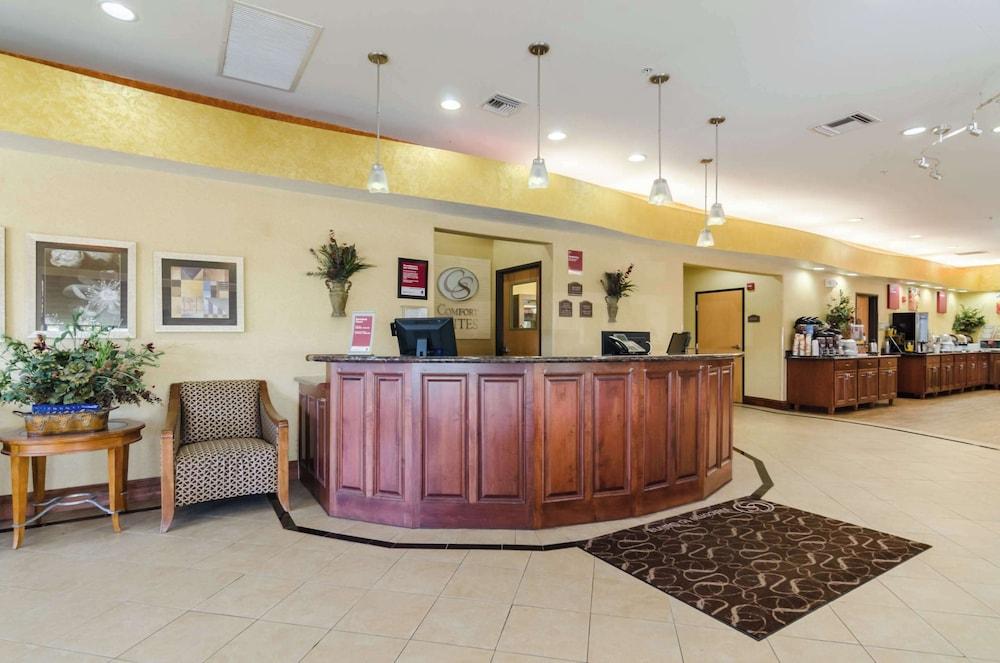Comfort Suites Salina South photo 6