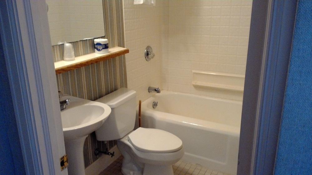 Spruceglen Inn photo 7