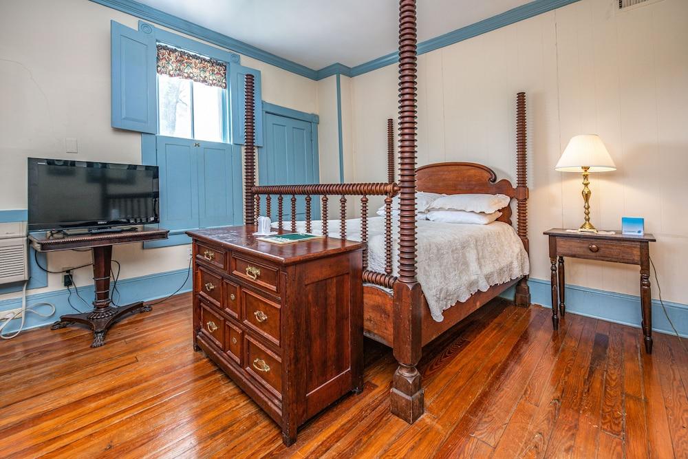 Wayside Inn photo 26