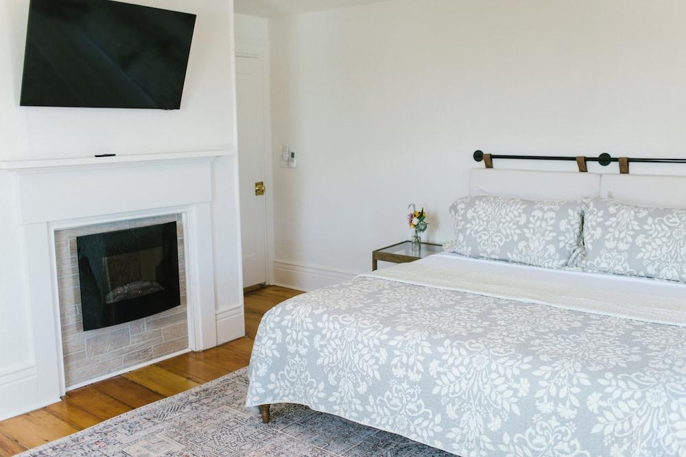 Greenleaf Inn photo 68