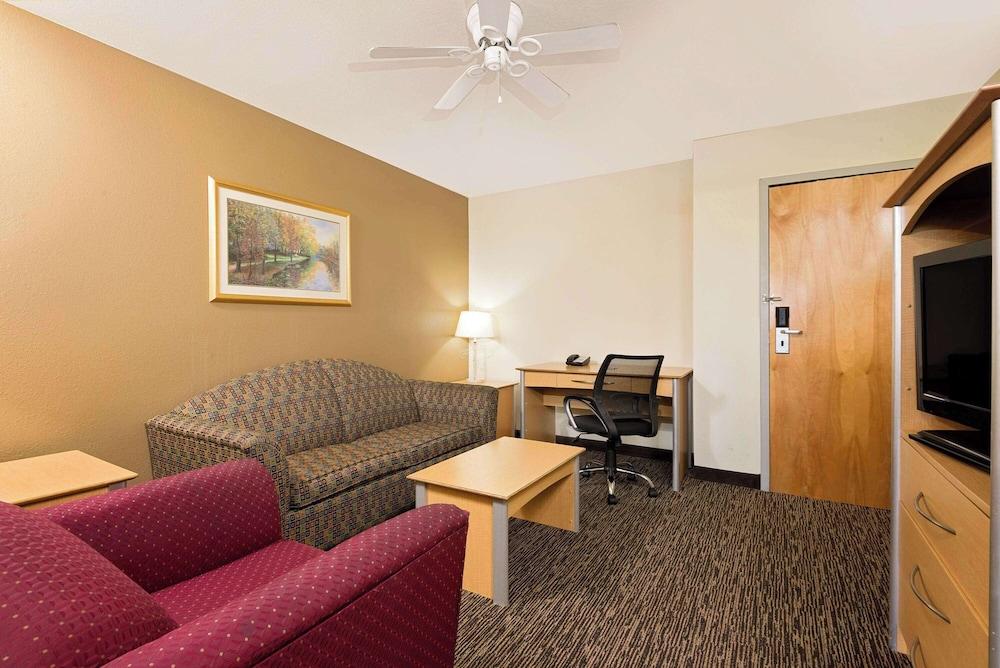 Baymont by Wyndham Lawrenceburg photo 20
