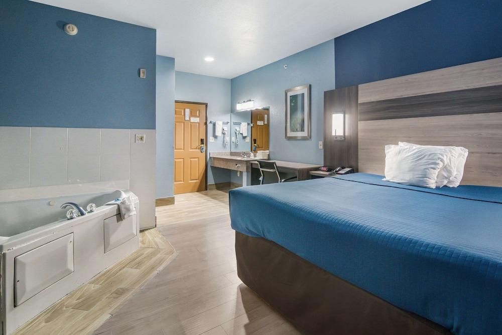 Rodeway Inn Carrollton I-35E photo 2