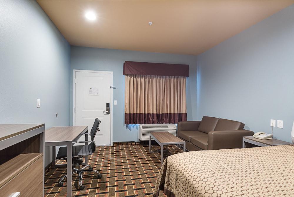 Scottish Inns & Suites photo 5