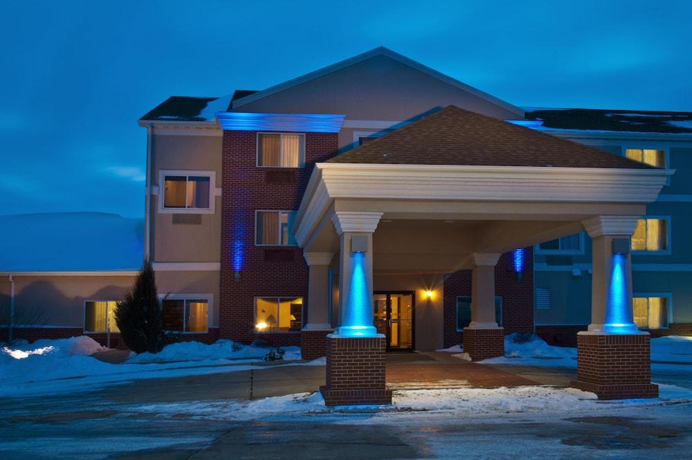 Holiday Inn Express Oneill by IHG photo 53