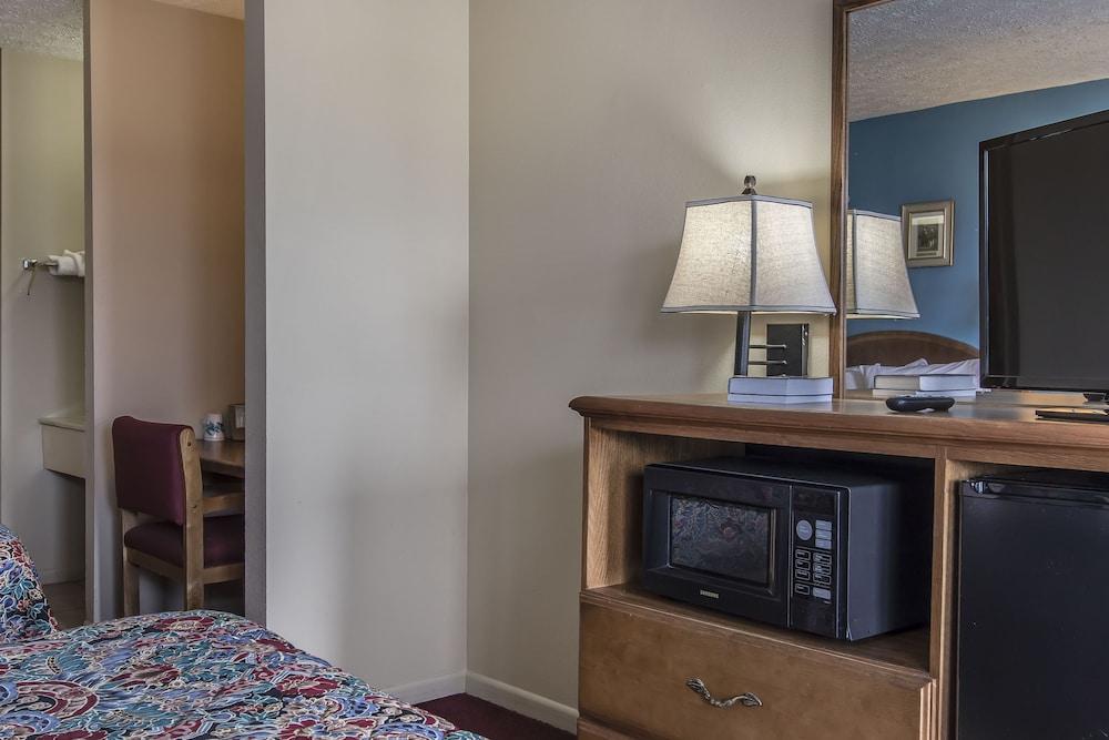 Rodeway Inn Jackson Northwest photo 22