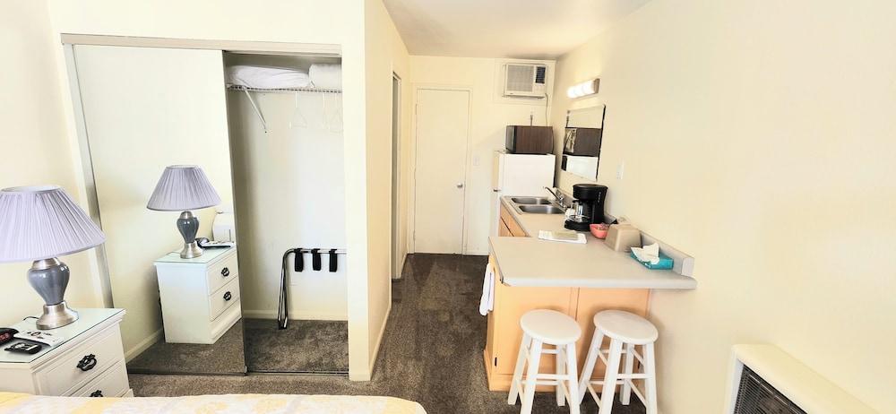 Twin Lakes Inn photo 24