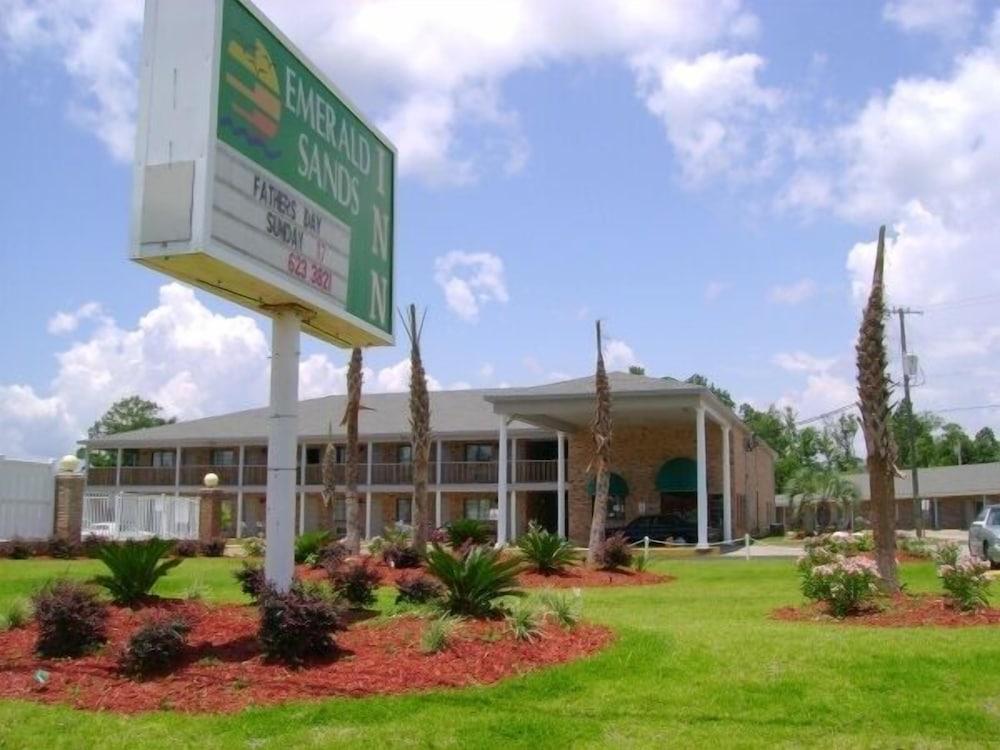 Emerald Sands Inn photo 16