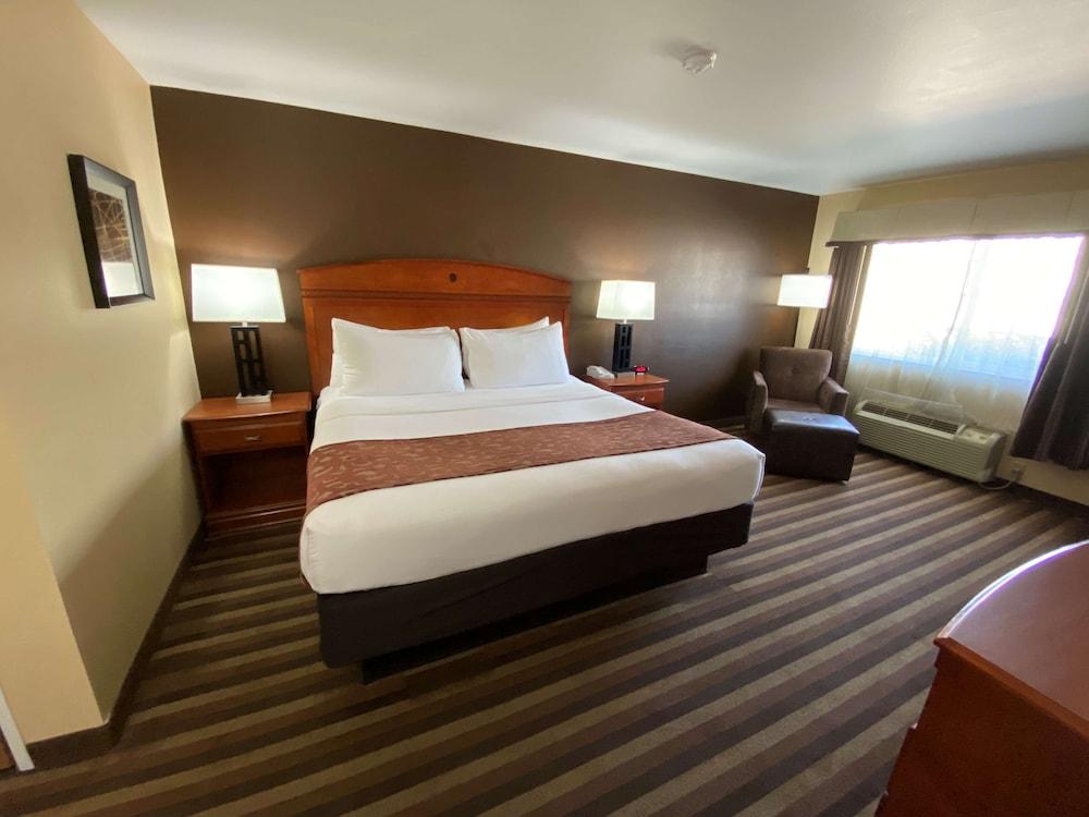 Best Western Manhattan Inn photo 9