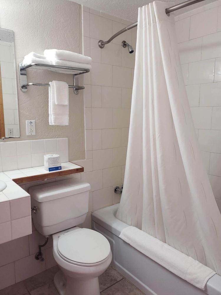 Rodeway Inn Buffalo photo 22