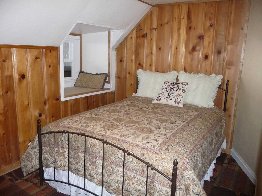 The Twin Lakes Inn photo 3