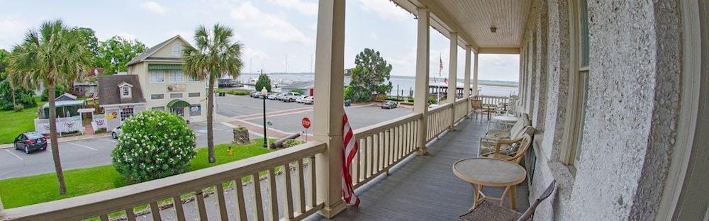 Riverview Hotel photo 24