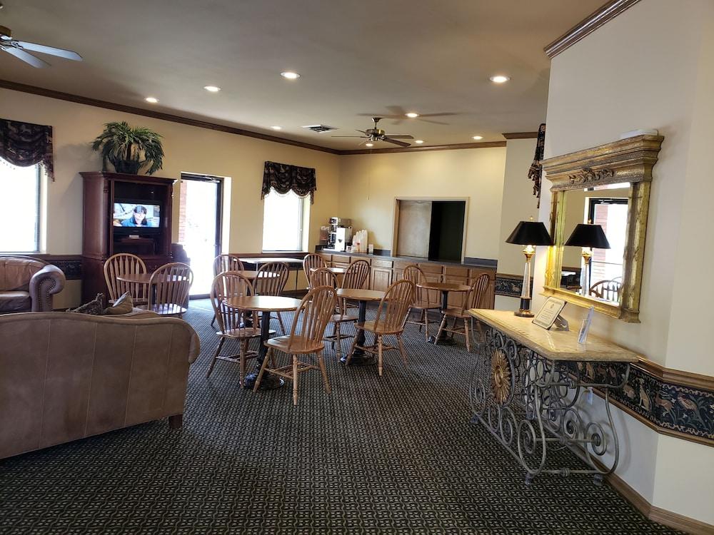 Hotsprings Village Inn photo 2
